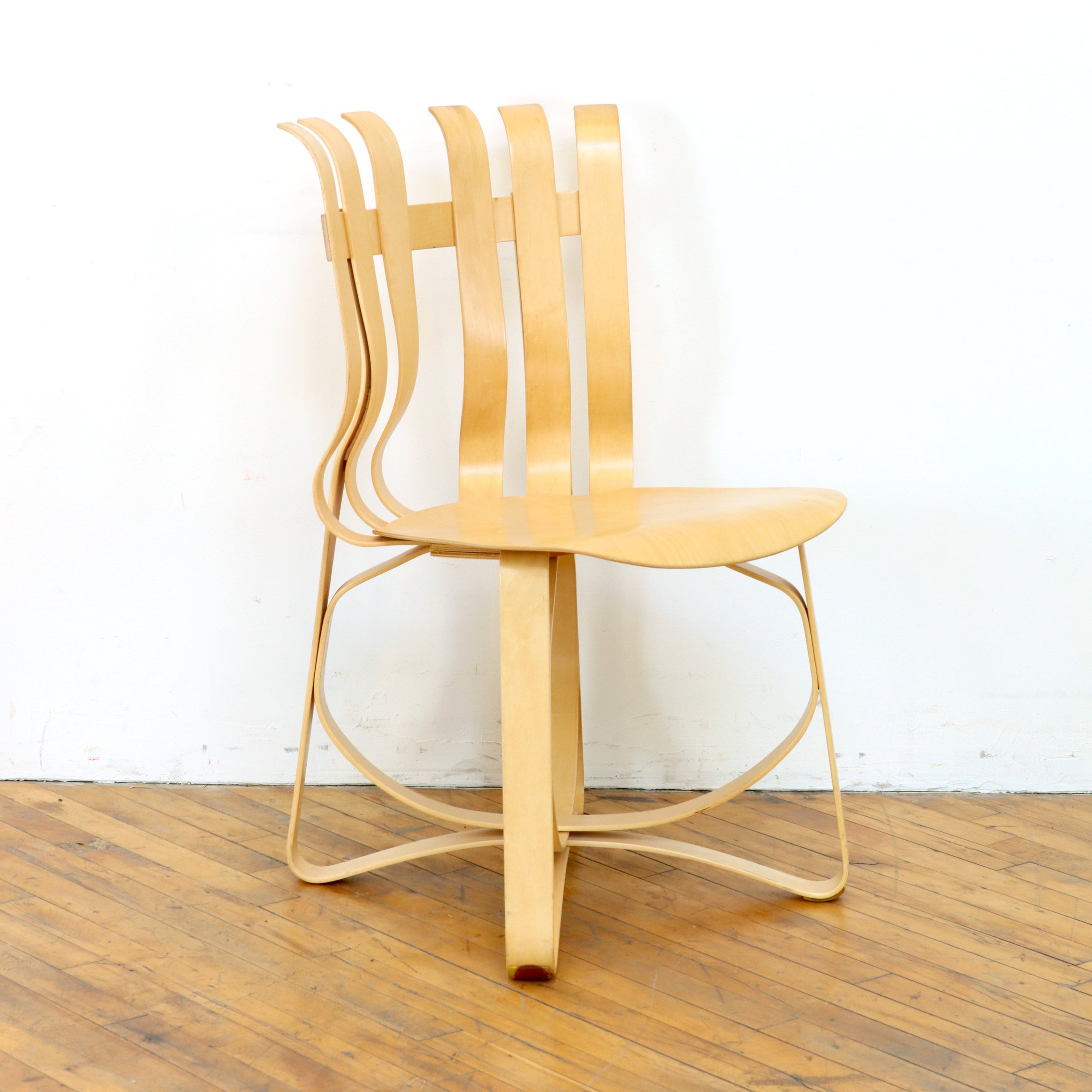 Frank gehry best sale hat trick chair